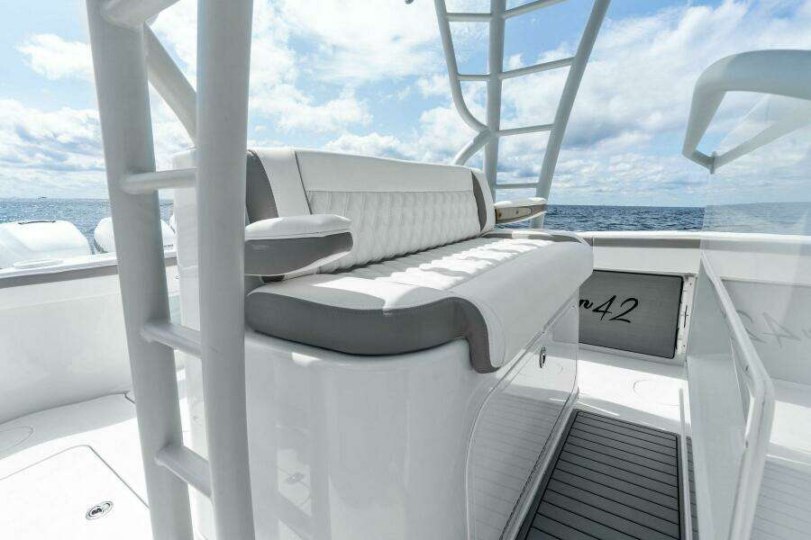 2021 Yellowfin 42 Center Console Fin & Tonic