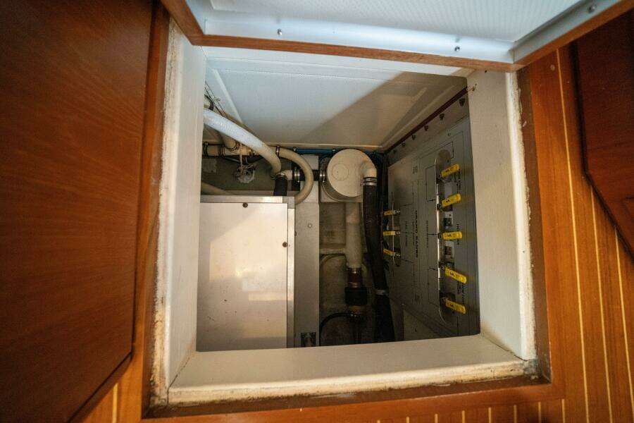 42ft Grand Banks Yacht For Sale