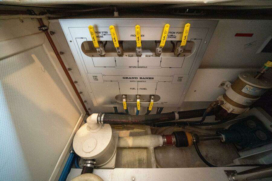 42ft Grand Banks Yacht For Sale