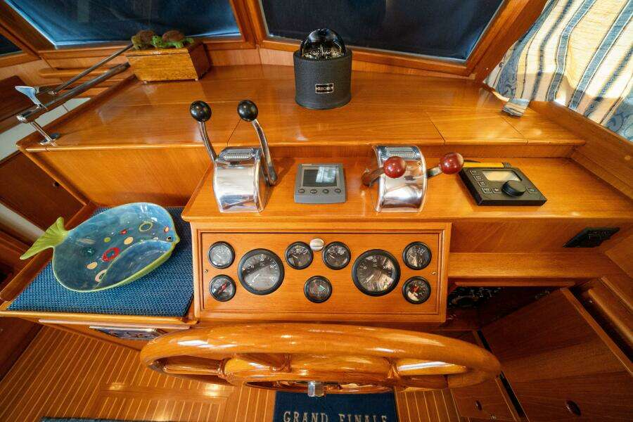 42ft Grand Banks Yacht For Sale