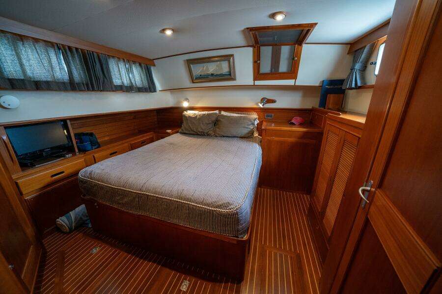 42ft Grand Banks Yacht For Sale