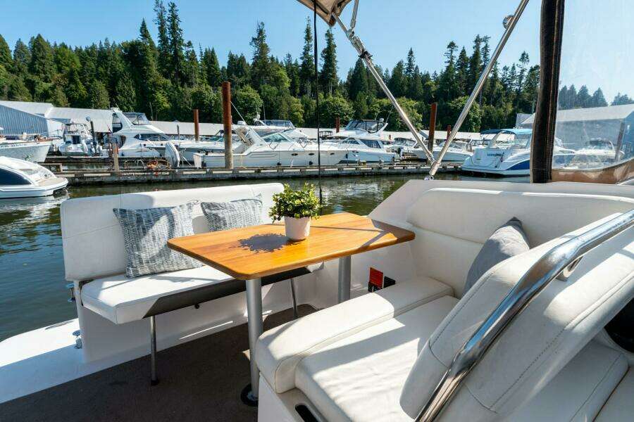 27ft Regal Yacht For Sale