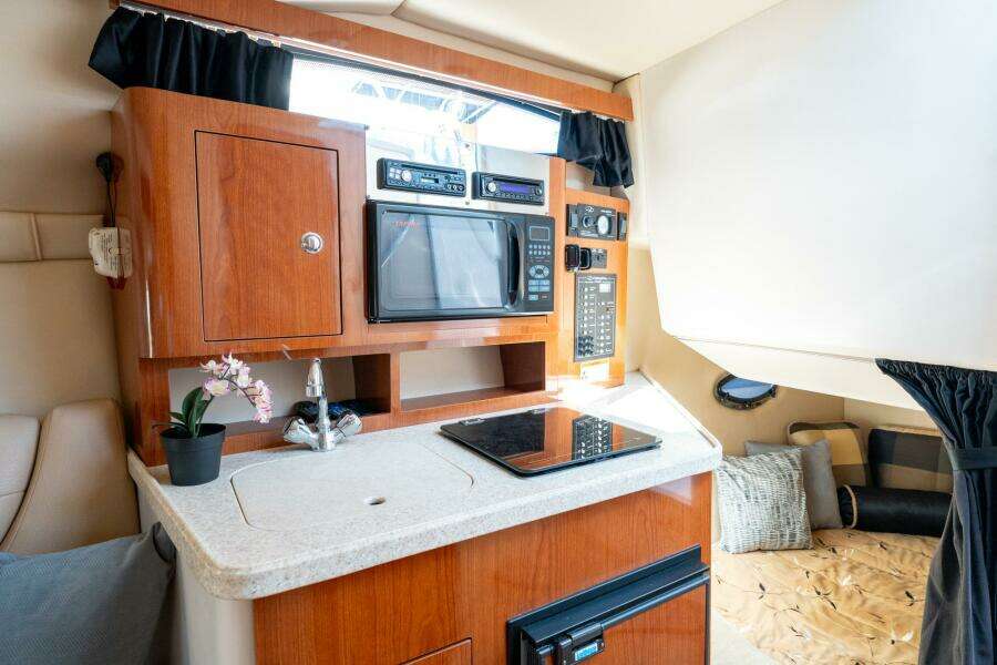 27ft Regal Yacht For Sale