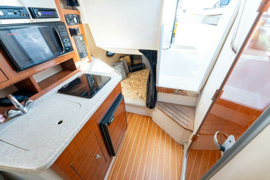 27ft Regal Yacht For Sale