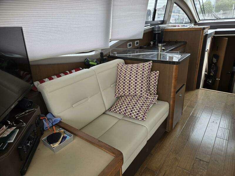 PRECIOUS TIME 40ft Sea Ray Yacht For Sale
