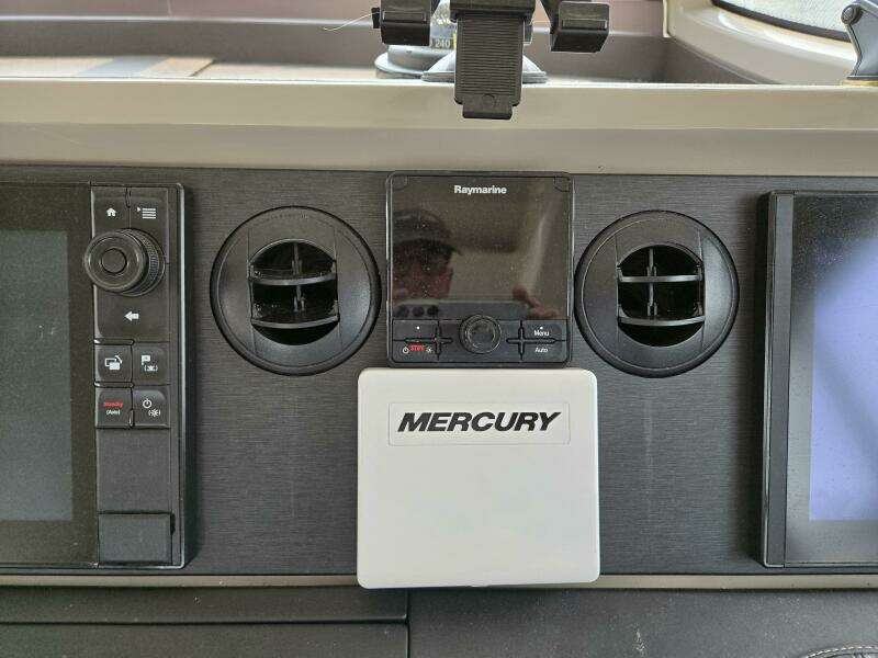 PRECIOUS TIME 40ft Sea Ray Yacht For Sale