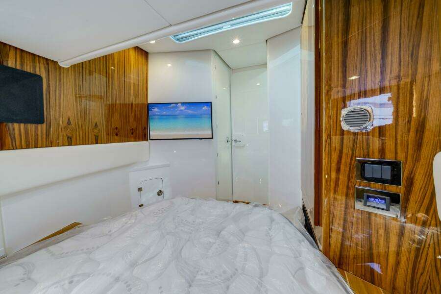 56ft HCB Yacht For Sale