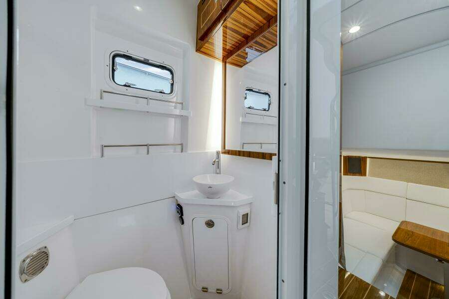 56ft HCB Yacht For Sale