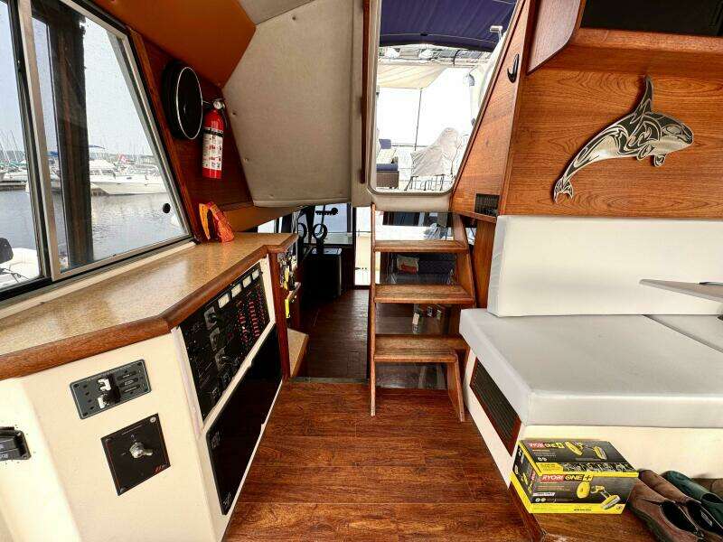 45ft Bayliner Yacht For Sale