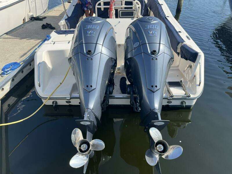 27ft Grady White Yacht For Sale