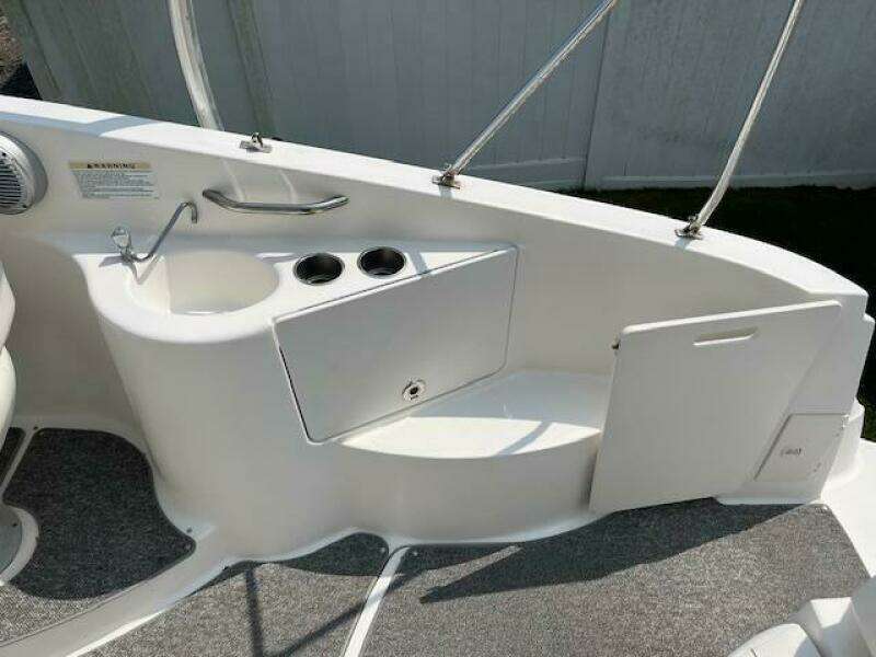 26ft Bayliner Yacht For Sale
