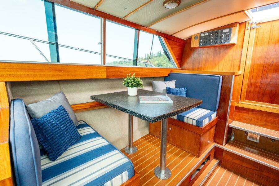 27ft Chris Craft Yacht For Sale