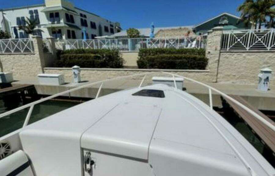 32ft Intrepid Yacht For Sale