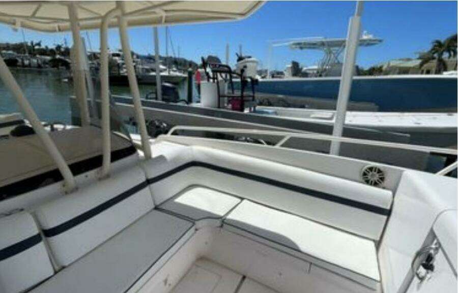 32ft Intrepid Yacht For Sale