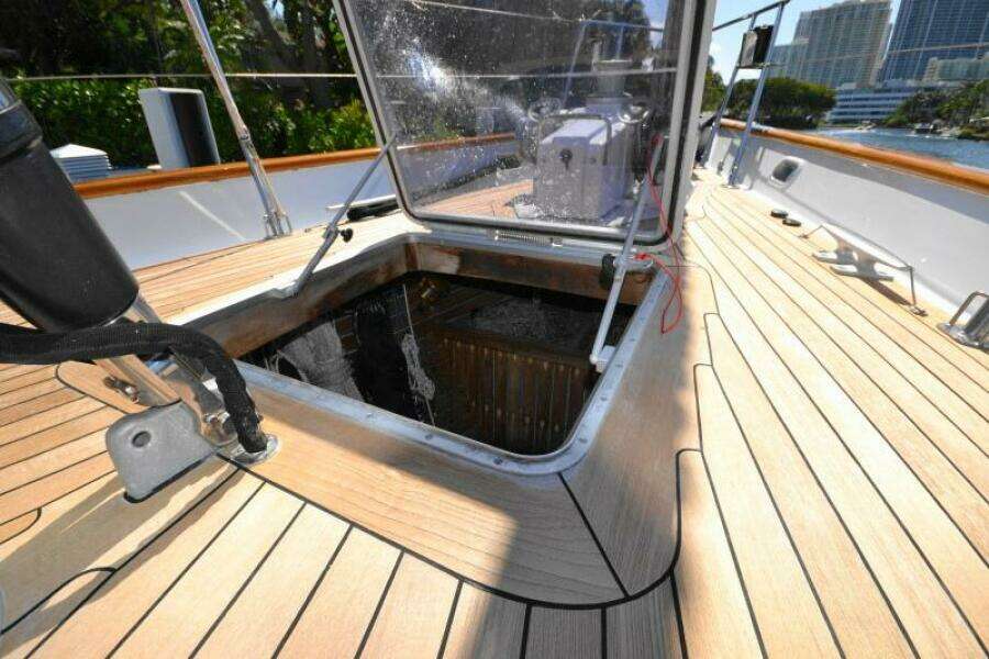 Sunday Morning 92ft Palmer Johnson Yacht For Sale