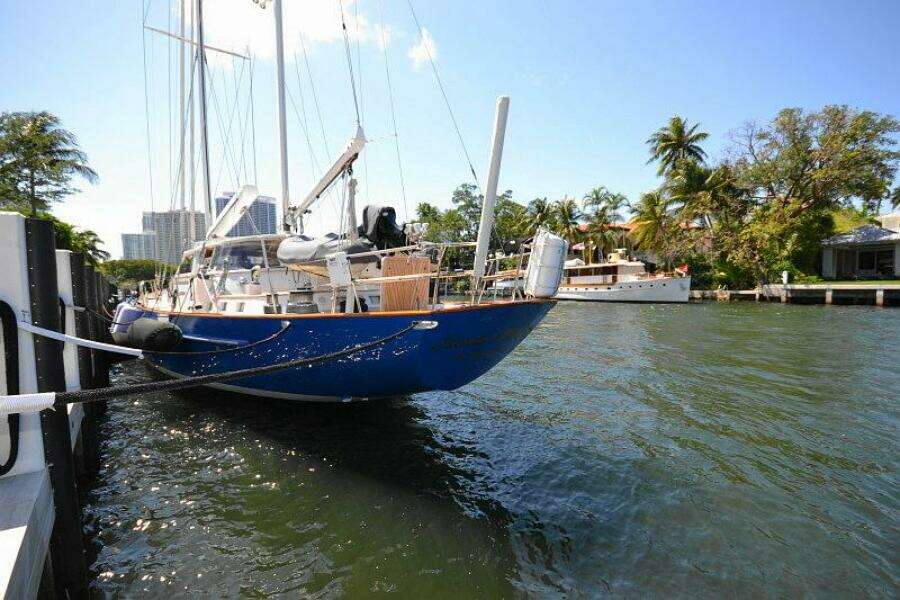 Sunday Morning 92ft Palmer Johnson Yacht For Sale