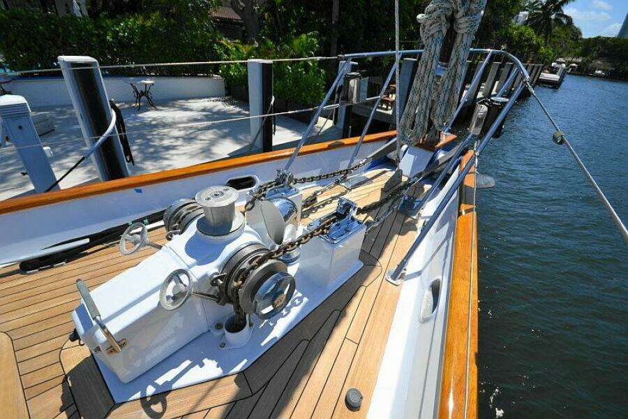 Sunday Morning 92ft Palmer Johnson Yacht For Sale