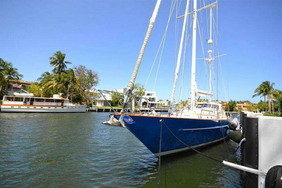 Sunday Morning 92ft Palmer Johnson Yacht For Sale
