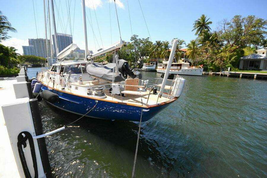 Sunday Morning 92ft Palmer Johnson Yacht For Sale
