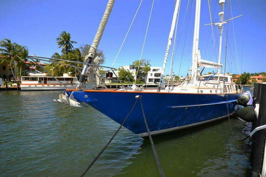 Sunday Morning 92ft Palmer Johnson Yacht For Sale