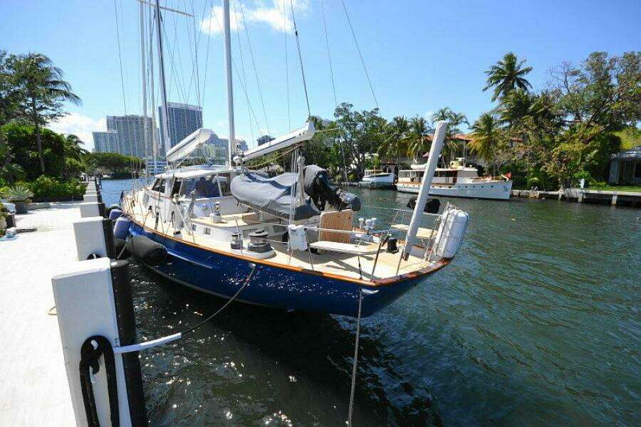 Sunday Morning 92ft Palmer Johnson Yacht For Sale