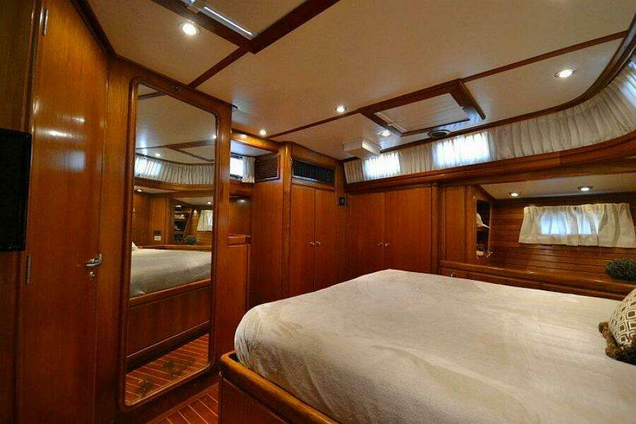 Sunday Morning 92ft Palmer Johnson Yacht For Sale