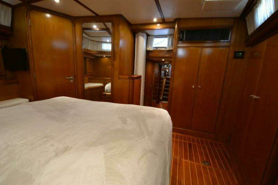 Sunday Morning 92ft Palmer Johnson Yacht For Sale