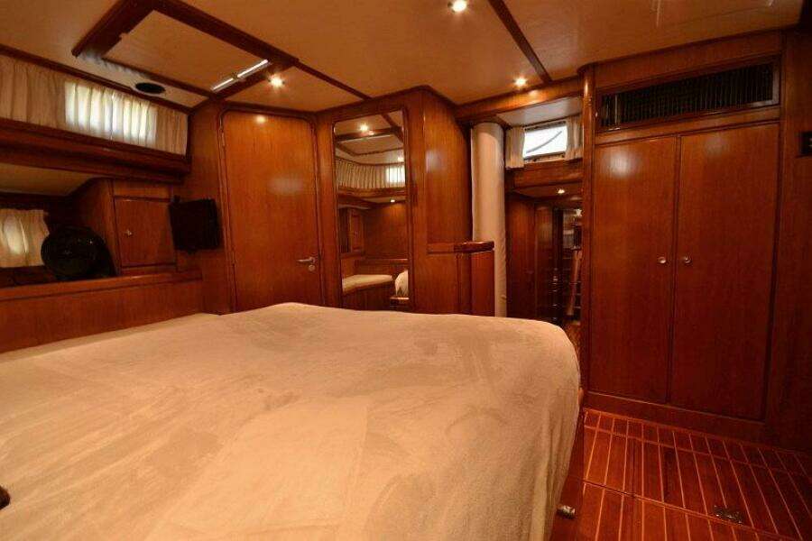Sunday Morning 92ft Palmer Johnson Yacht For Sale