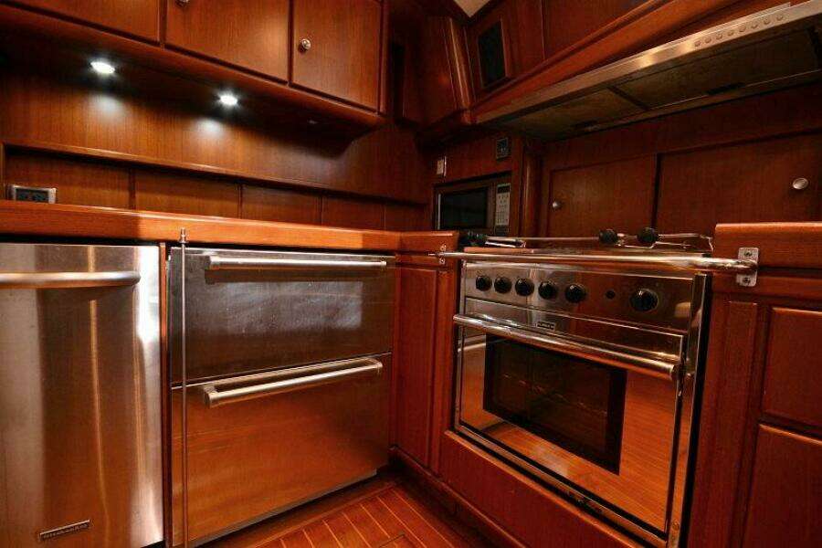 Sunday Morning 92ft Palmer Johnson Yacht For Sale