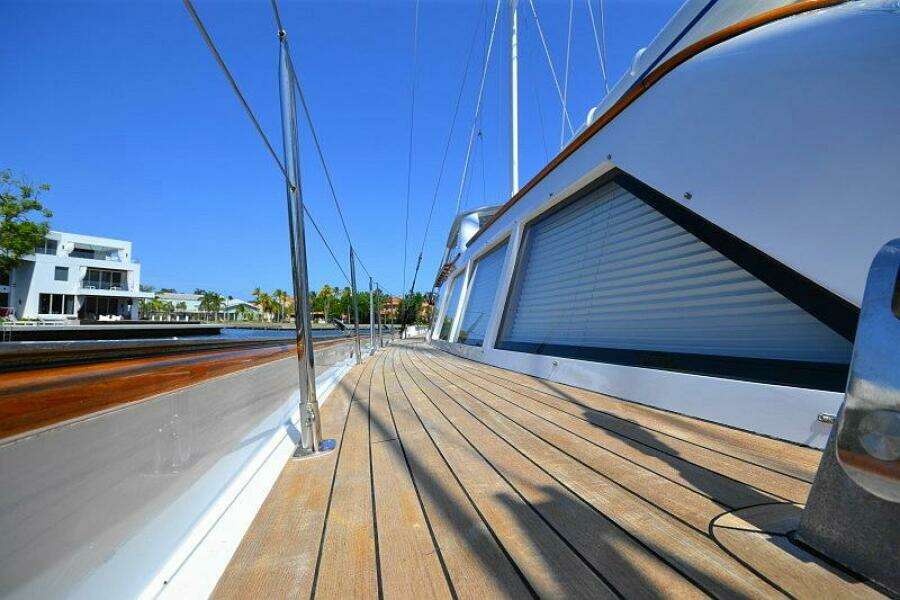 Sunday Morning 92ft Palmer Johnson Yacht For Sale