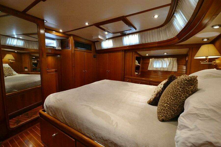Sunday Morning 92ft Palmer Johnson Yacht For Sale