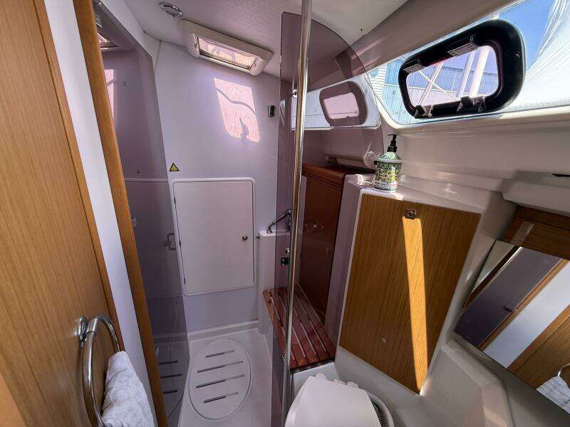 Vitamin D 36ft Jeanneau Yacht For Sale