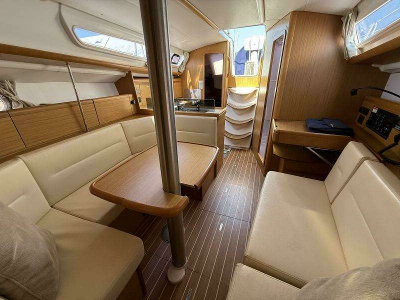 Vitamin D 36ft Jeanneau Yacht For Sale