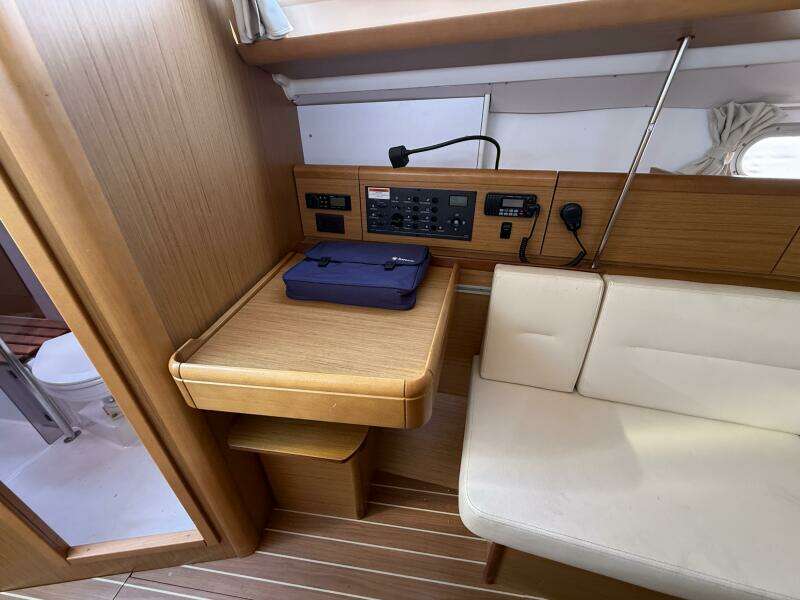 Vitamin D 36ft Jeanneau Yacht For Sale