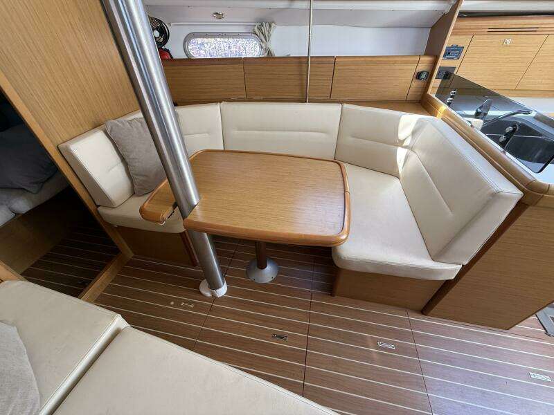 Vitamin D 36ft Jeanneau Yacht For Sale