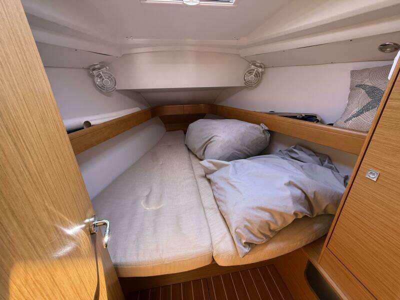 Vitamin D 36ft Jeanneau Yacht For Sale