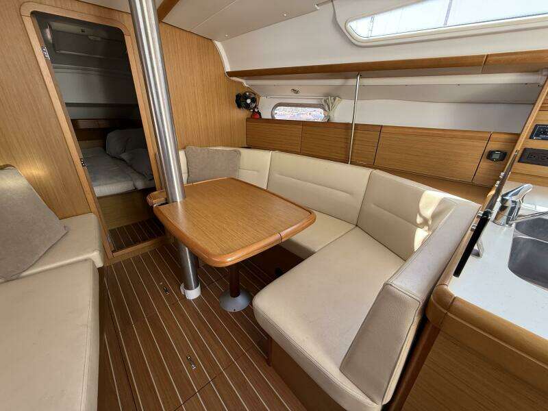 Vitamin D 36ft Jeanneau Yacht For Sale
