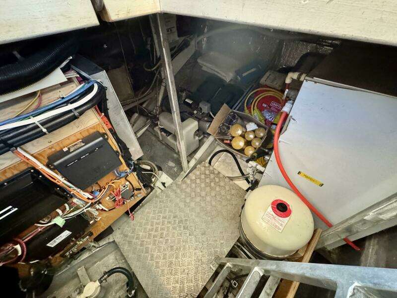 42ft Dovercraft Yacht For Sale