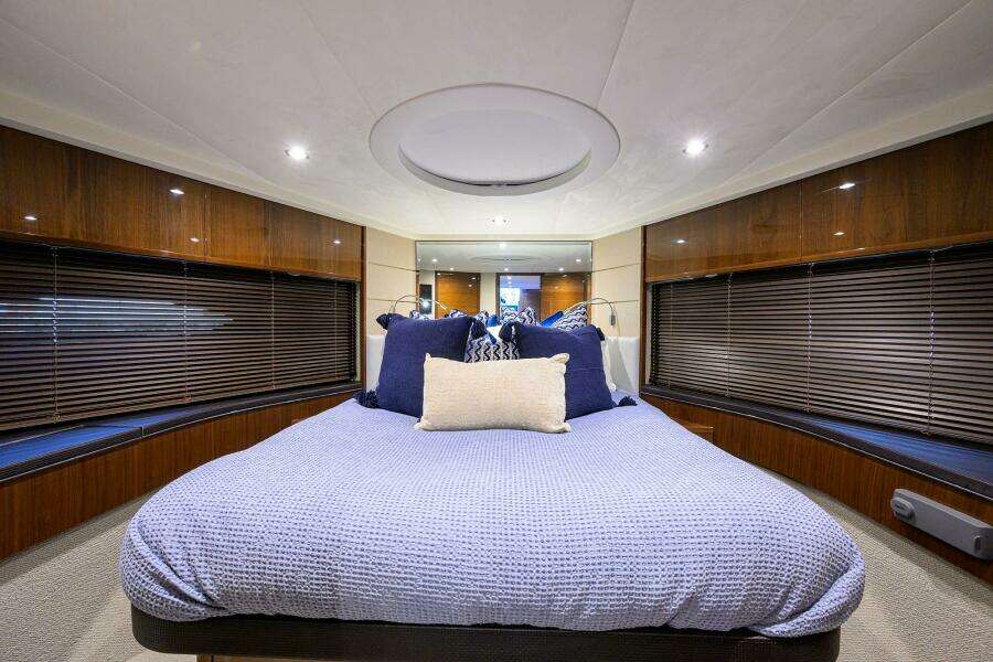 Princess V62-S Alpha Dog -  Guest Stateroom