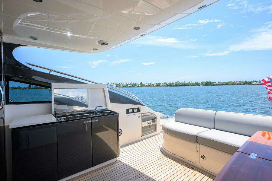 Princess V62-S Alpha Dog -  Cockpit