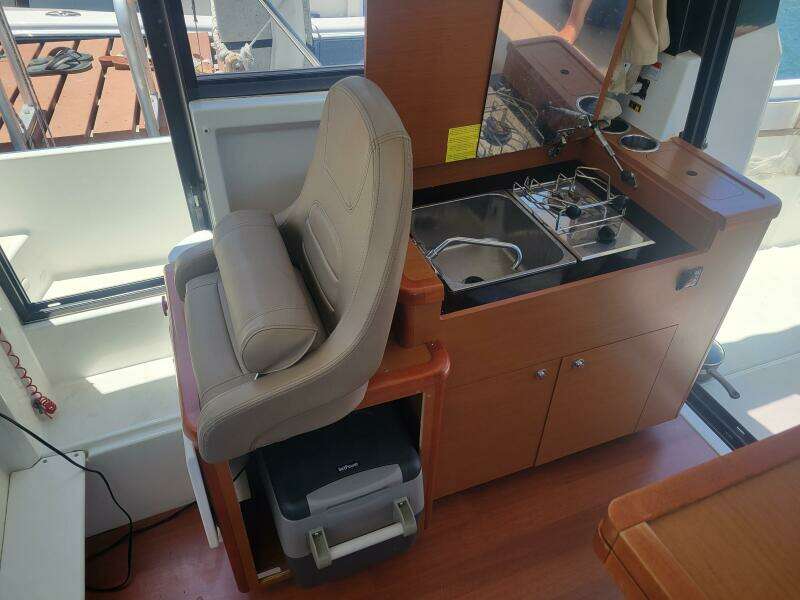 28ft Jeanneau Yacht For Sale