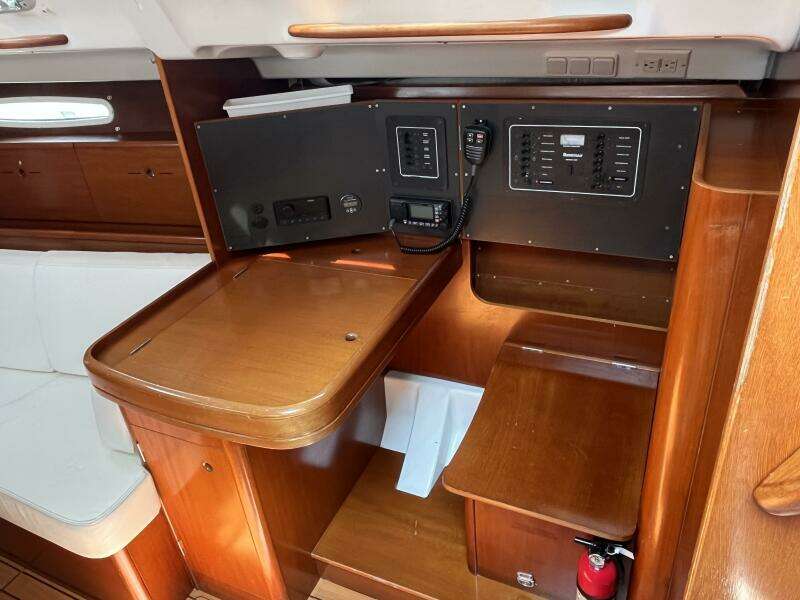 Mommick 35ft Beneteau Yacht For Sale