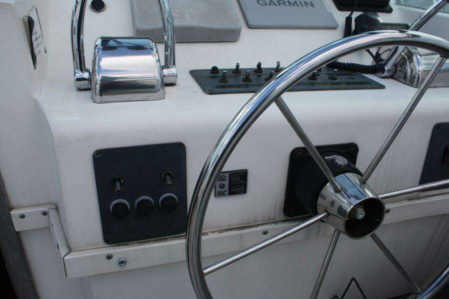 YABA DABA DOO 31ft Pursuit Yacht For Sale