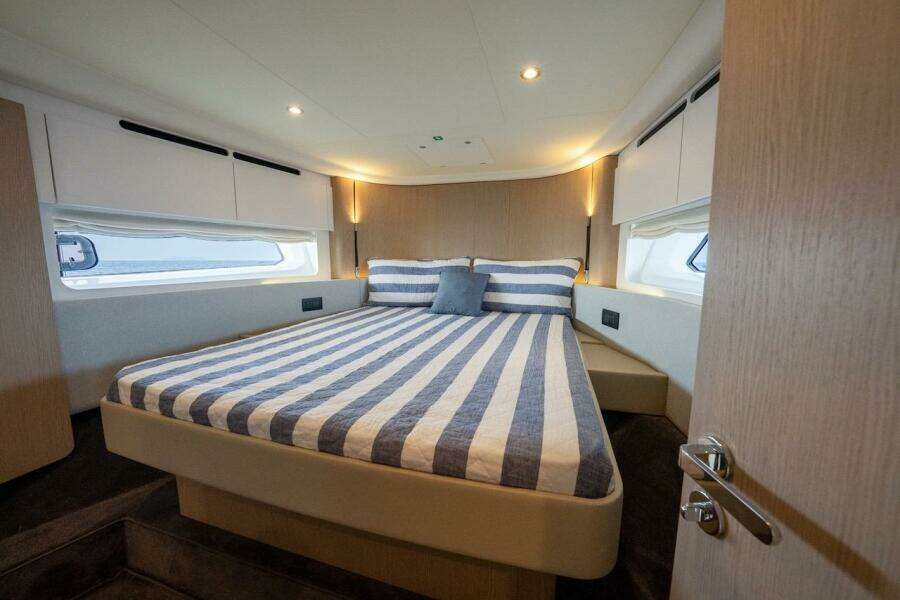 55ft Azimut Yacht For Sale