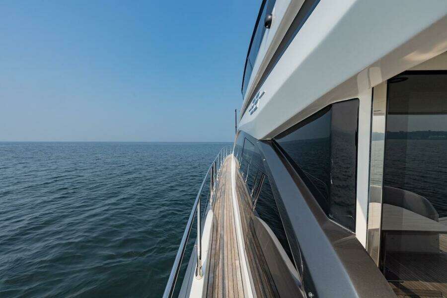 55ft Azimut Yacht For Sale