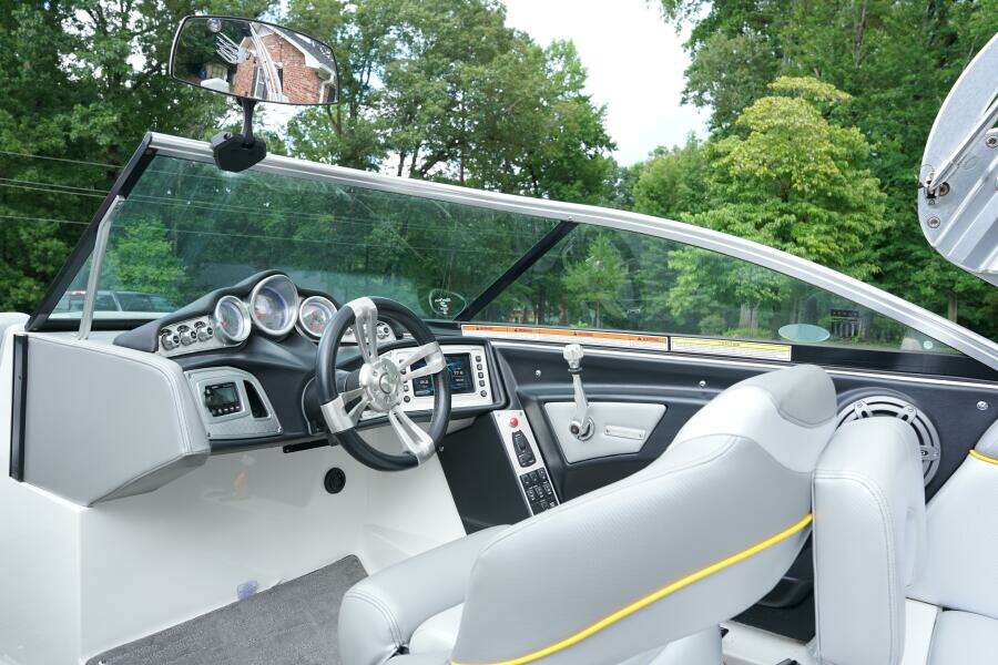 22ft Mastercraft Yacht For Sale