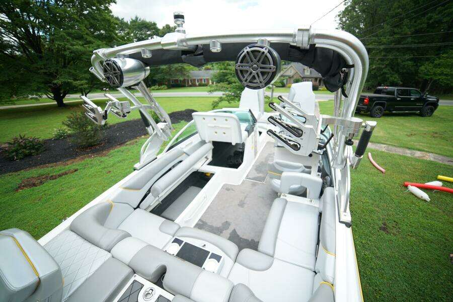 22ft Mastercraft Yacht For Sale