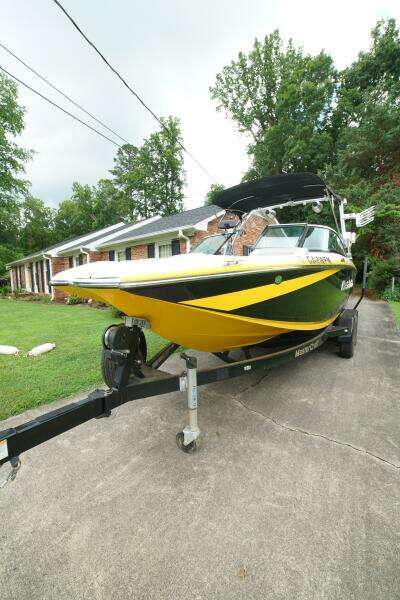 22ft Mastercraft Yacht For Sale