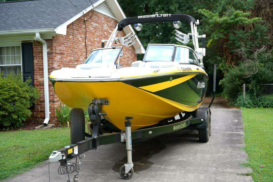 22ft Mastercraft Yacht For Sale