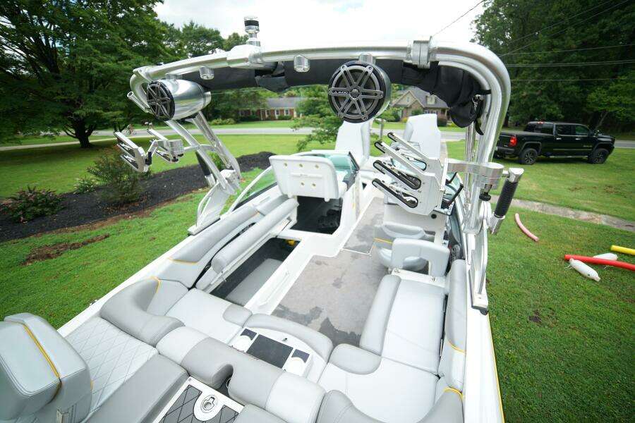 22ft Mastercraft Yacht For Sale